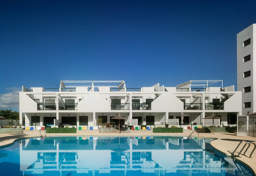 Residentie in Mil Palmeras met Uitzicht op Zee