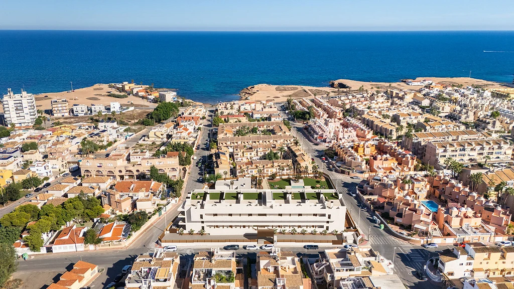Twee-onder-een-kapwoningen in Torrevieja 300m van Zee