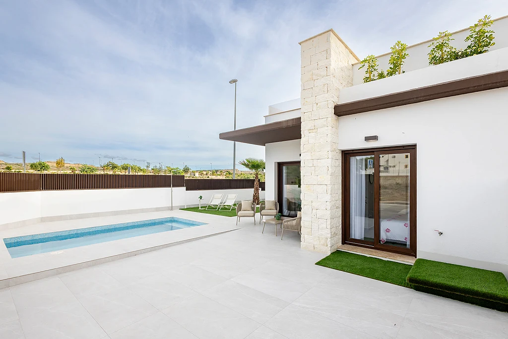 Exclusieve Geschakelde Woningen in Vistabella nabij de Golf