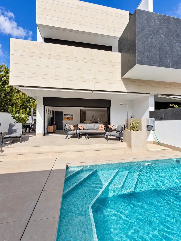 Bungalow in Pilar de la Horadada met privé zwembad