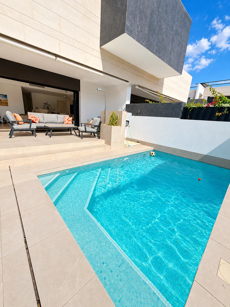 Bungalow in Pilar de la Horadada met privé zwembad